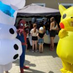 Kinder im Zelt mit Pichacu